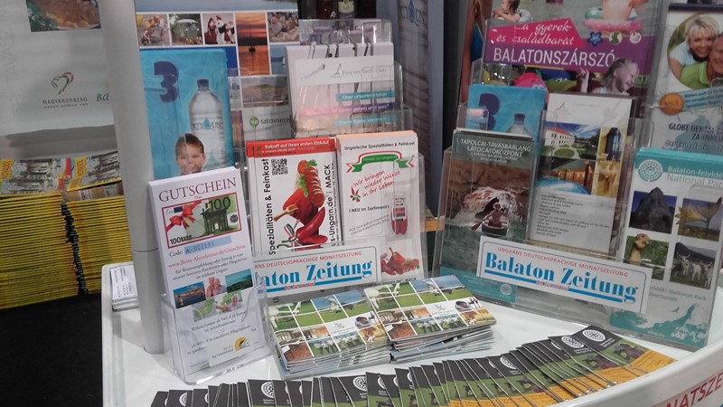 Am „Balaton“-Stand gab es Balaton Zeitungen, Videos, Prospekte und mehr.