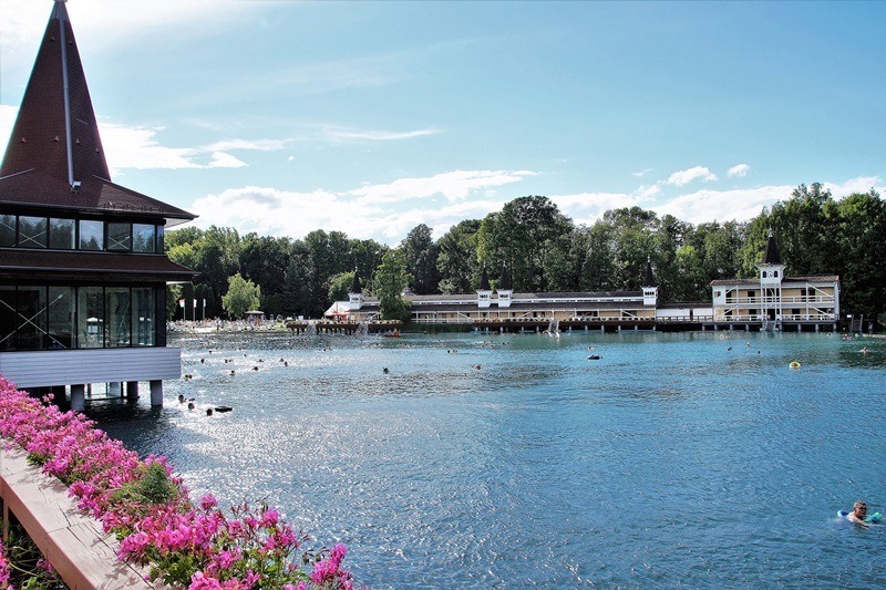 Der Thermalsee in der beliebten Kurstadt Hévíz